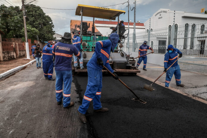 Obras de pavimentação em Várzea Grande