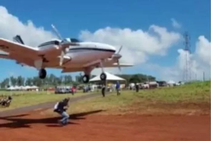 Homem é quase atropelado por avião na Agishow