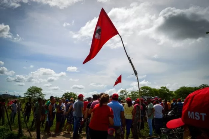 Invasão de terra pelo MST em Pernambuco