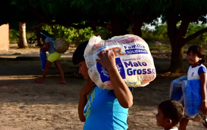 Entrega emergencial de cestas, kits de higiene e limpeza e cobertores para aldeias Xavante em Paranatinga (MT)