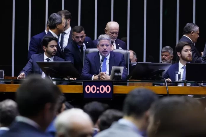 Discussão e votação de propostas. Presidente da Câmara dos Deputados, Arthur Lira