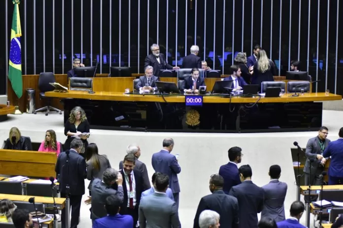 Sessão para a votação de propostas legislativas. Dep.