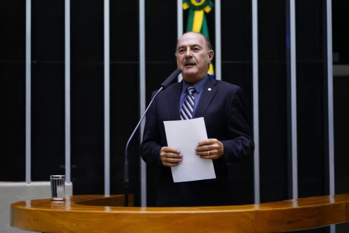 Deputado Dr. Zacharias Calil (União-GO) no Plenário da Câmara dos Deputados