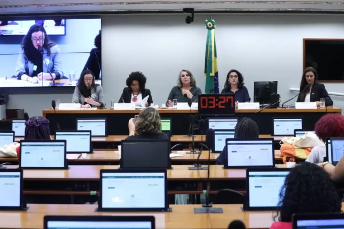 Audiência Pública - Implementação do "Programa de proteção e promoção da saúde e dignidade menstrual".