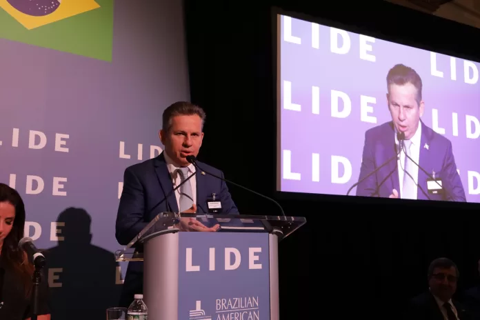 O governador Mauro Mendes, durante a palestra