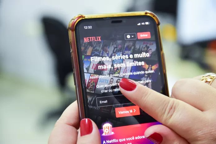 Netflix anunciou cobrança por compartilhamento de senhas