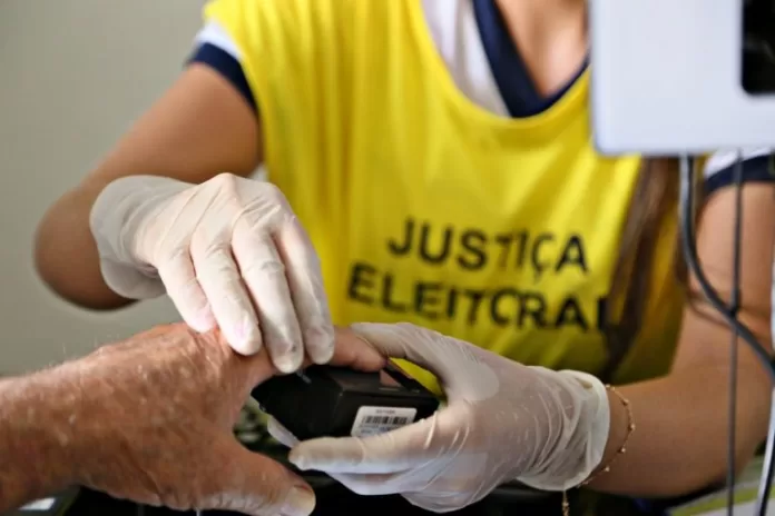 Política - eleições - cadastramento biométrico justiça eleitoral eleitores voto eletrônico idosos