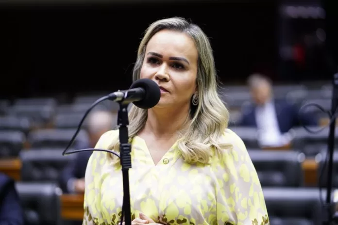 Sessão para a votação de propostas legislativas - Proposições Remanescentes do dia Anterior. Dep. Daniela do Waguinho (UNIÃO - RJ)