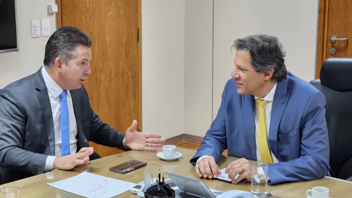 Governador Mauro Mendes debateu reforma tributária com o ministro da Fazenda, Fernando Haddad