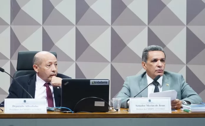 Instalação e Eleição. Dep. Alfredinho (PT - SP) e Senador, Mecias de Jesus.