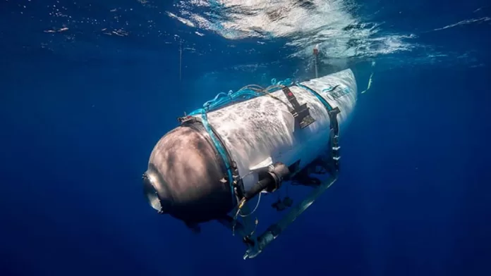 Submarino que sumiu perto do Titanic debaixo d'água