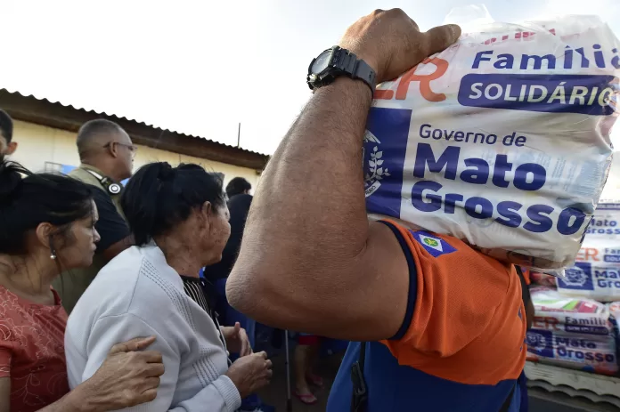 Somente nesta semana, 55 municípios do interior retiraram os produtos alimentícios, de limpeza e higiene, na Arena Panatanal.