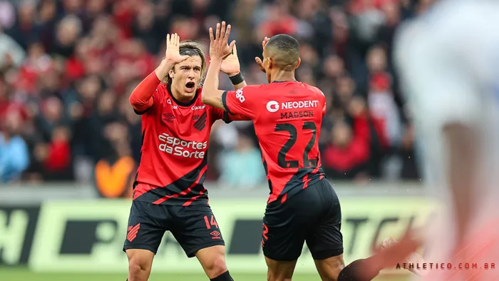 Bolívar vence o Athletico por 3 a 1 de virada no jogo de ida das oitavas de  final da Libertadores