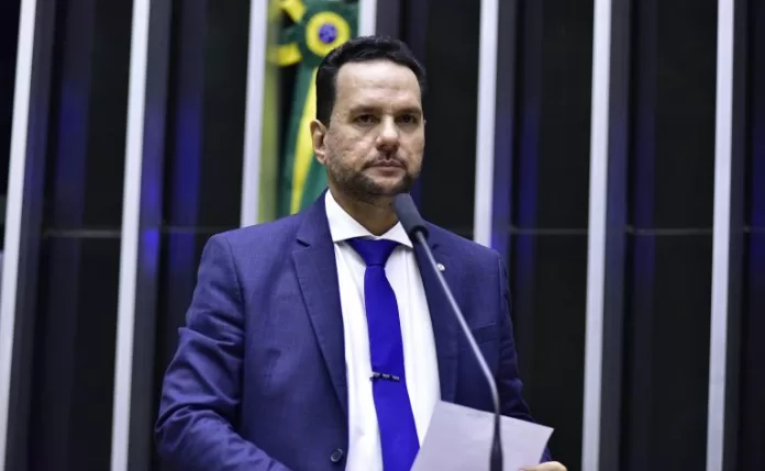 Deputado Josenildo (PDT-AP) no Plenário da Câmara dos Deputados