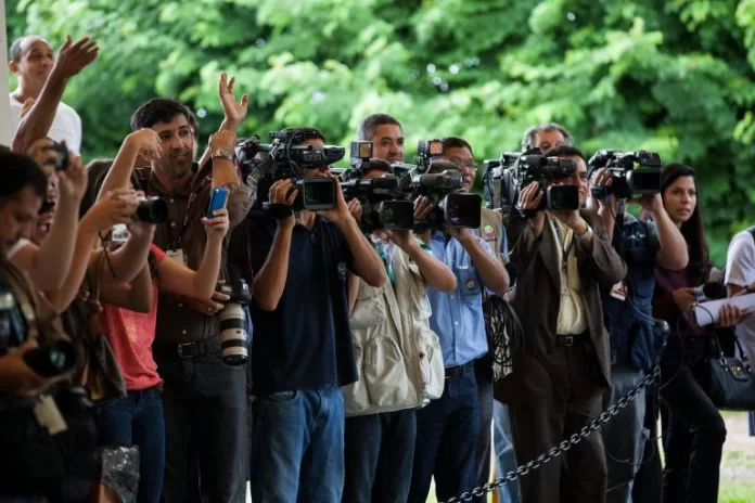 Comunicação - jornalismo - imprensa cinegrafistas jornalistas