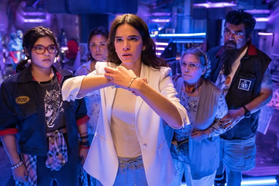 “Besouro Azul“, estrelado por Bruna Marquezine, chega às plataformas digitais hoje