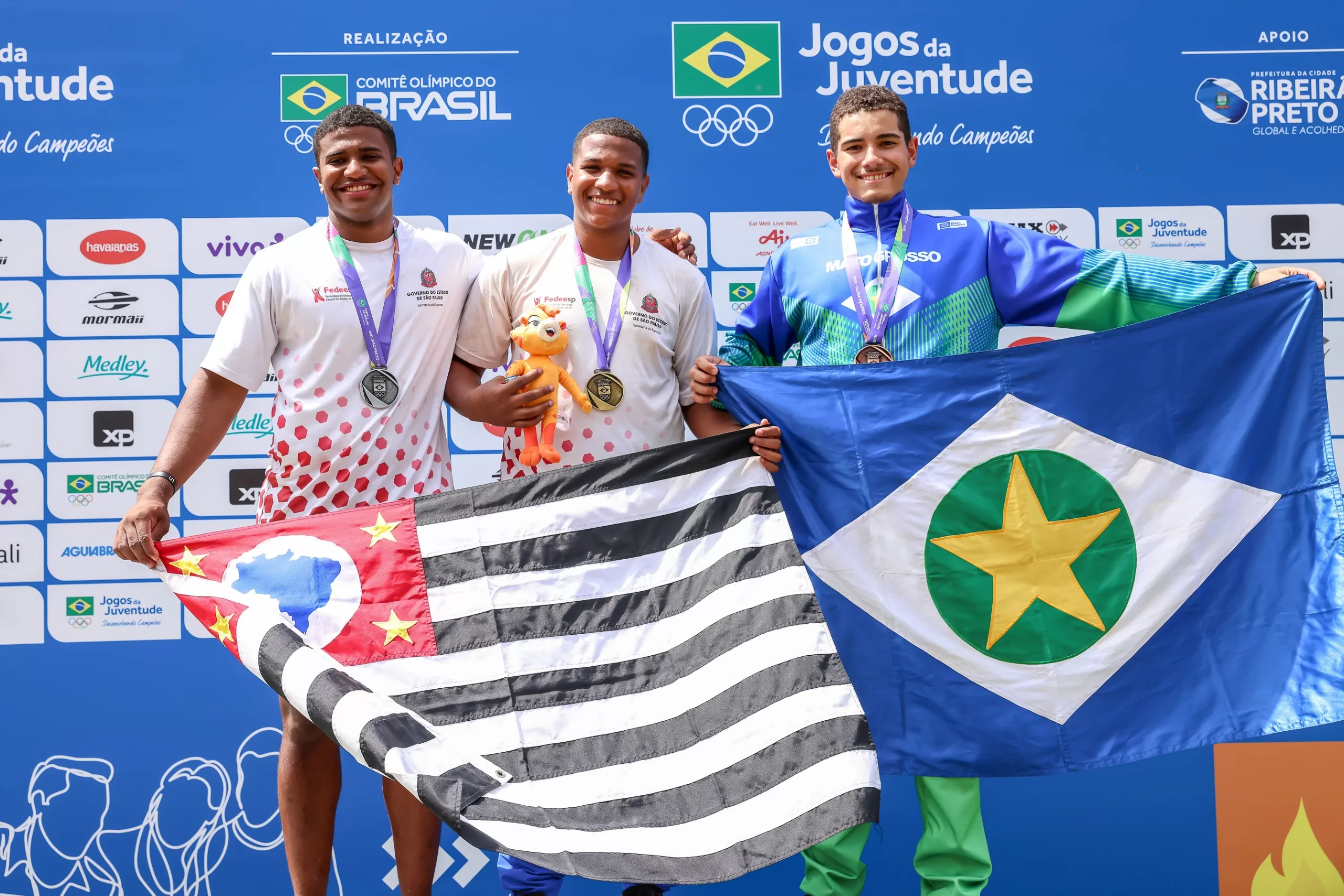 Pódio de Arthur Amorim, atleta de arremesso de peso