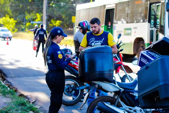 Operação de fiscalização de trânsito em Cuiabá