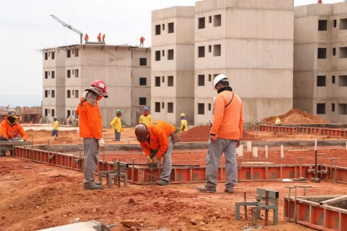 Economia - geral - construção civil - obras - trabalhadores - casas - operários - inflação - material de construção -