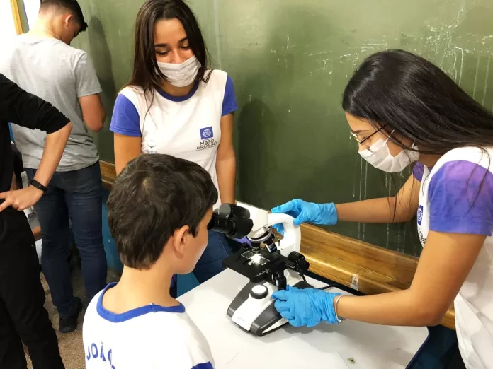 Escola de Araputanga realiza mostra de iniciação científica