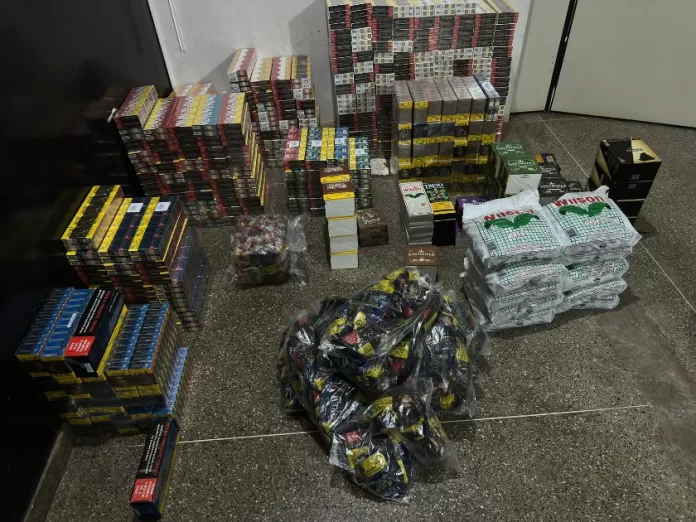 PM apreende carga irregular com mais de 3,9 mil carteiras de cigarros em Água Boa