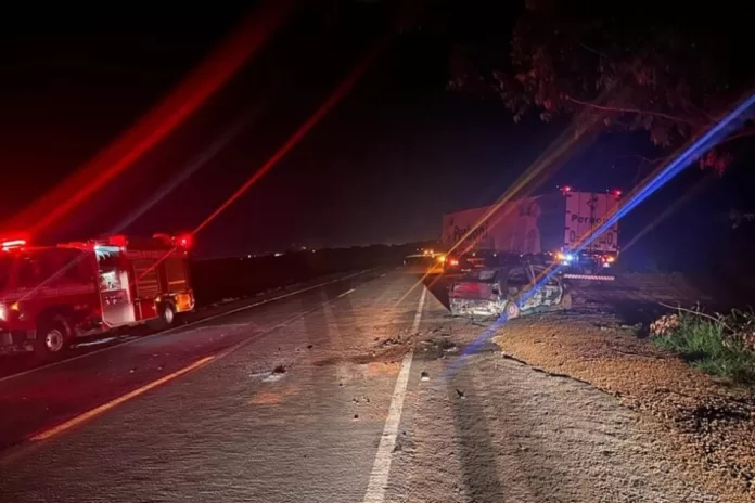 Motorista morre carbonizado após grave acidente na BR-070