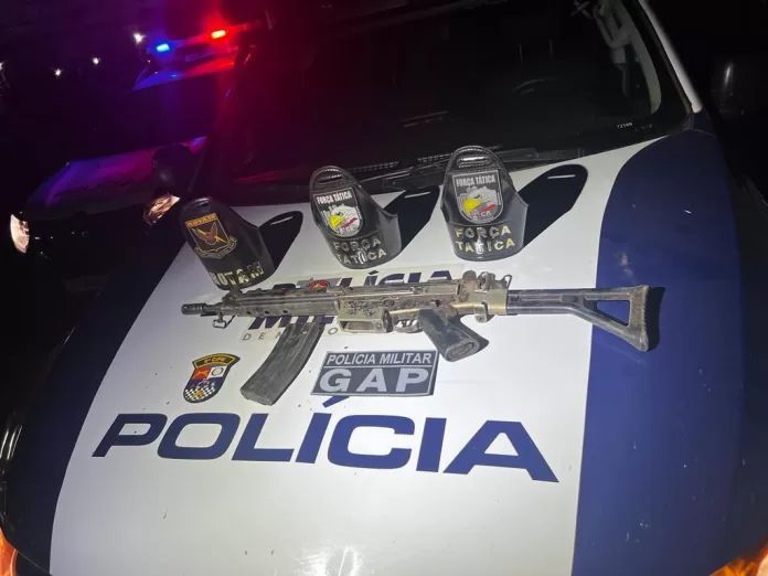 PM tem fuzil roubado em abordagem contra traficantes; arma já foi recuperada