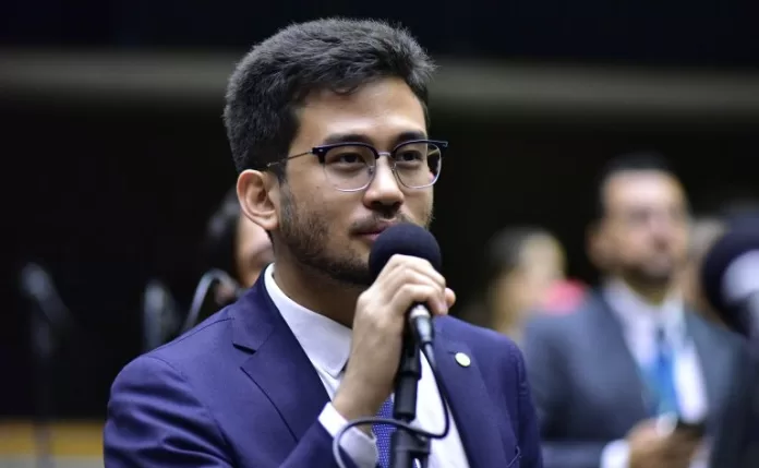 Deputado Kim Kataguiri (União-SP) fala no Plenário da Câmara dos Deputados