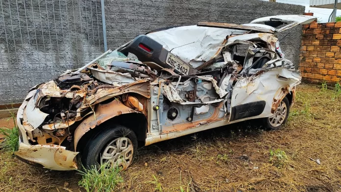 Foto de Uma pessoa morreu e duas ficaram gravemente feridas em acidente próximo trevo de Ribeirãozinho