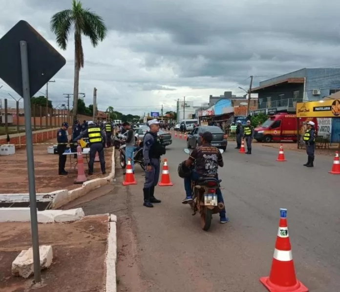 Operação Lei seca autua 26 motoristas e remove 16 veículos em Várzea Grande