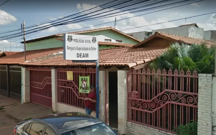 Homem arrasta mulher para apartamento, a estupra e a mantém em cárcere privado por 4 horas