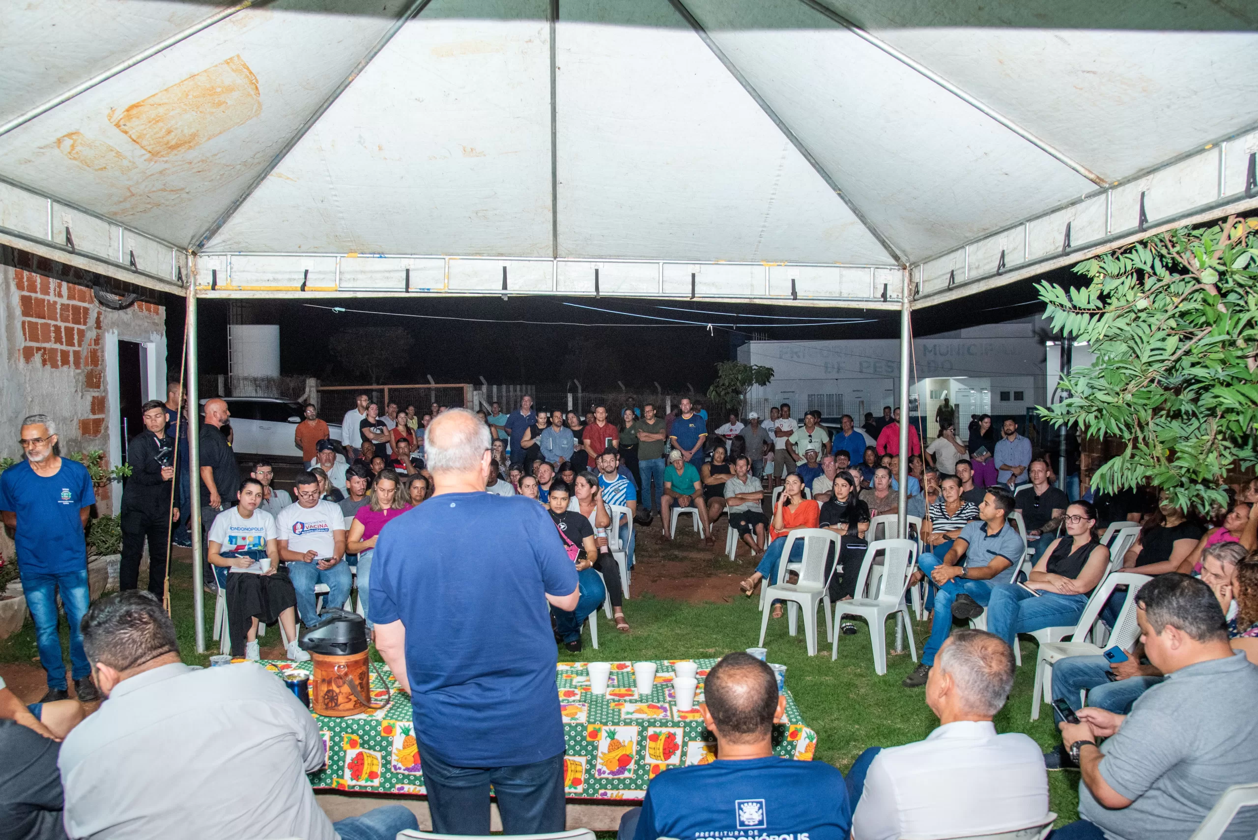 Prefeito se reúne com moradores e anuncia melhorias para Boa Vista