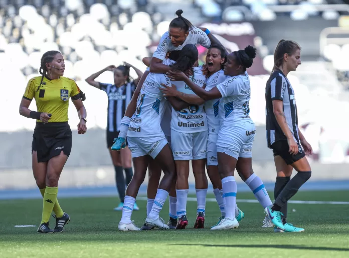 Grêmio vencem Botafogo fora de casa e se recuperam no Brasileirão Feminino