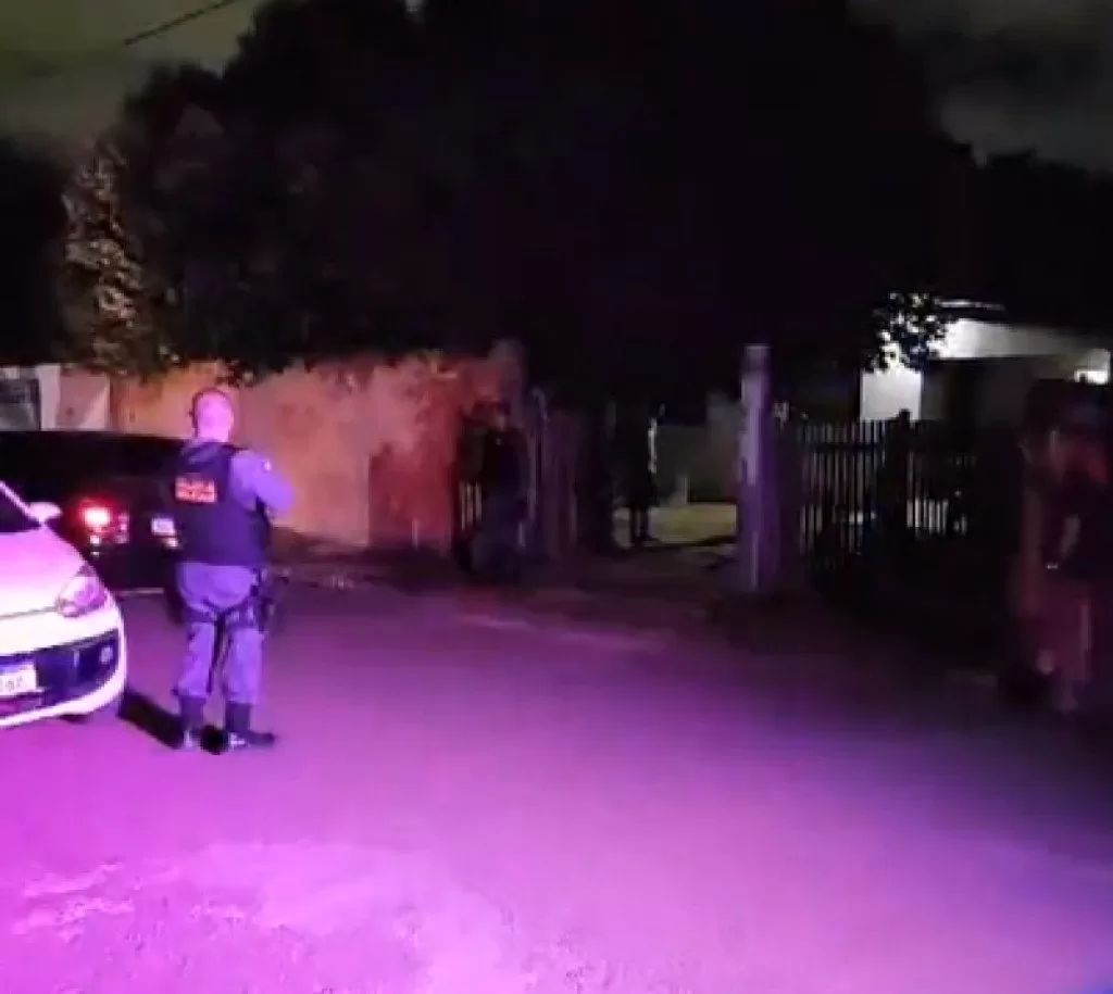 Homem é preso suspeito de matar vizinho com facada durante bebedeira