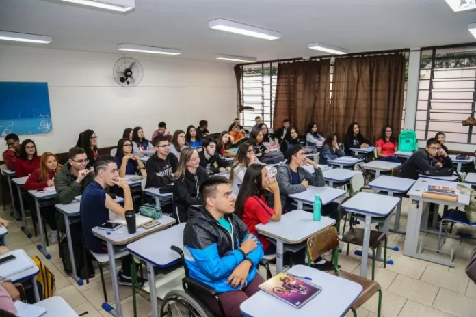 sala de aula do ensino médio