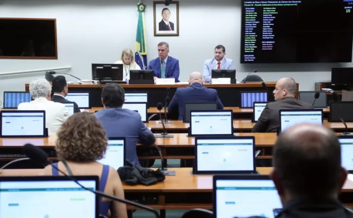 Apreciação de pareceres preliminares. Dep. Leur Lomanto Júnior (UNIÃO - BA) e Dep. Alexandre Leite (UNIÃO - SP)