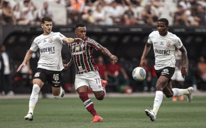 Corinthians atropela o Fluminense na Neo Química Arena pelo Brasileirão