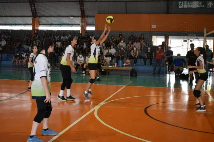 18 escolas disputam fase municipal dos Jogos Escolares a...