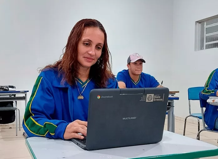 Aos 40 anos, estudante de escola no campo vai para a Inglaterra: “Agradeço ao Governo por essa chance de ouro”