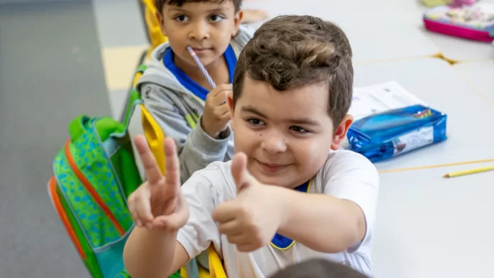 Creche Professora Jô recepciona crianças para o primeiro dia de aula