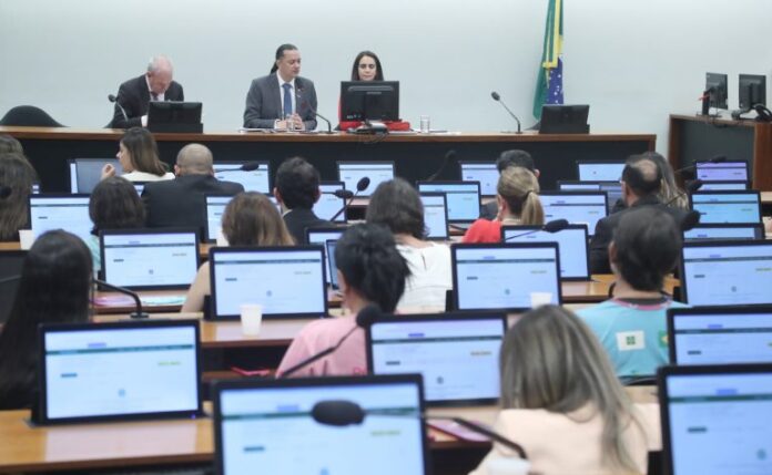 Audiência Pública - Política Nacional de Prevenção e Controle do Câncer. Dep. Geraldo Resende (PSDB - MS) e Dep. Weliton Prado (SOLIDARIEDADE - MG)