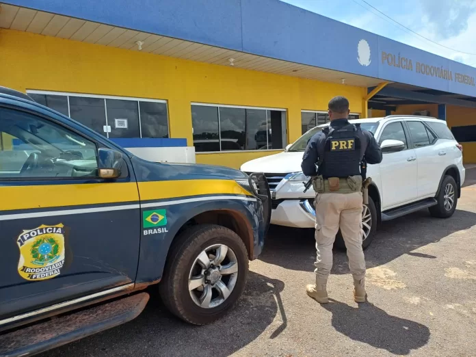 Hilux SW4 furtada em Minais Gerais é recuperada pela Polícia Rodoviária Federal na BR-158