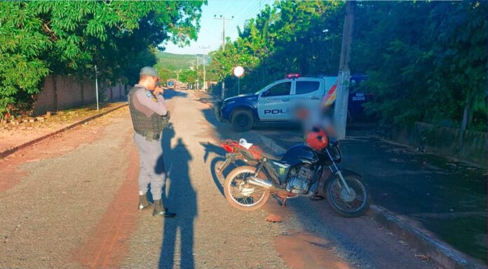 Motociclista é preso por direção perigosa em General Carneiro e polícia encontra pedra de pasta base de cocaína