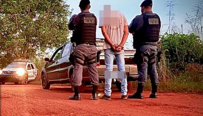 PM prende dois foragidos da justiça pelos crimes de roubo e violência doméstica; um em Barra do Garças
