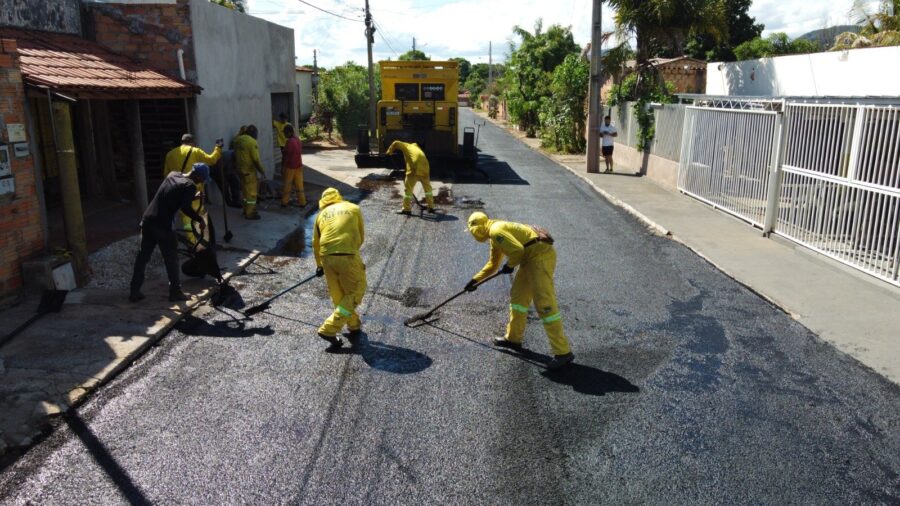 Programa de recapeamento asfáltico em Aragarças beneficia 90% das ruas que serão restauradas