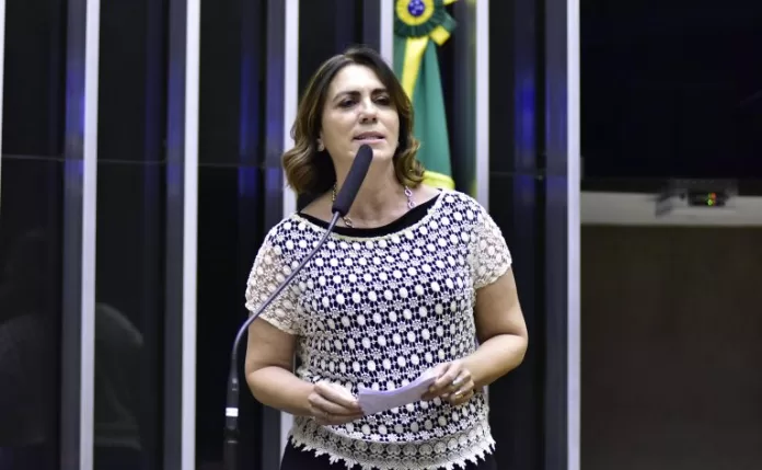 Deputada Rosana Valle (PL-SP) fala no Plenário da Câmara dos Deputados