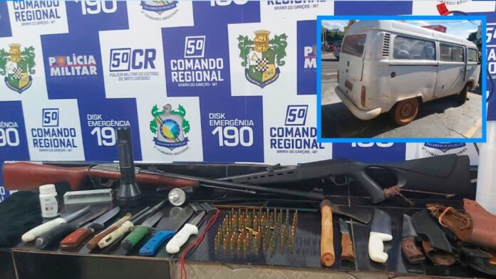 Dois homens são presos em Pontal com armas e facas após suspeita de abate clandestino de gado 