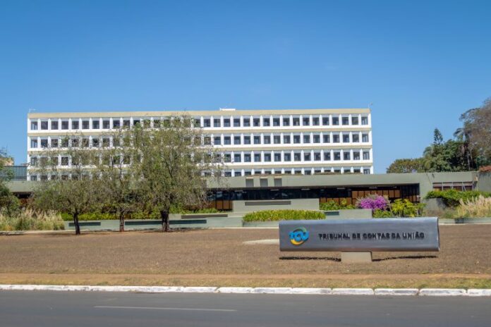 Brasília - monumentos e prédios públicos - Tribunal de contas da União - Fachada do TCU