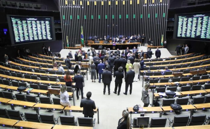 Sessão destinada à deliberação de vetos e eleição complementar do Conselho de Comunicação Social do Congresso Nacional.