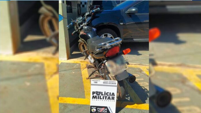 PM prende mulher e recupera motocicleta furtada em Barra do Garças